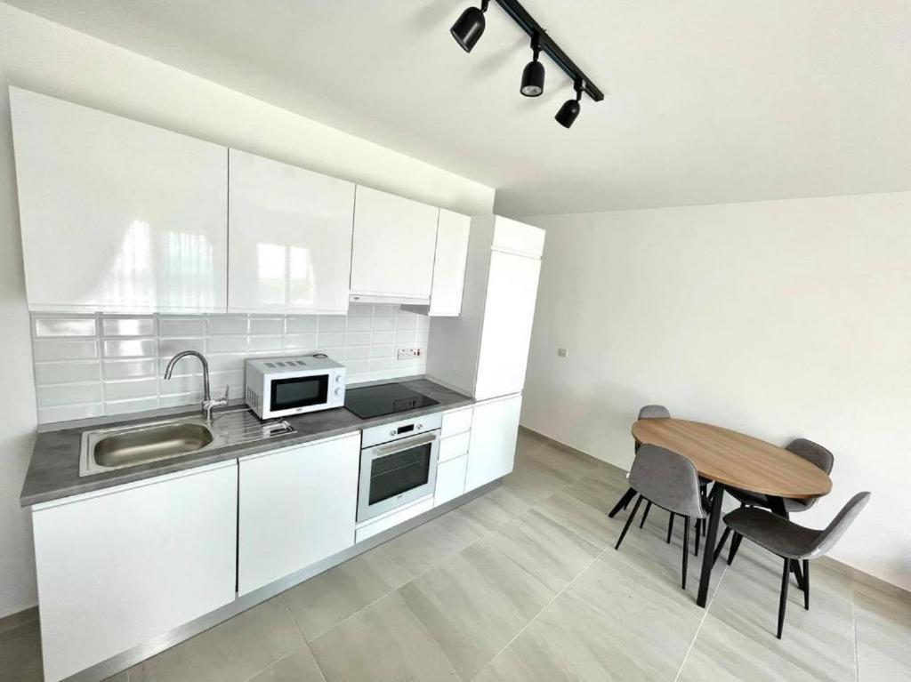 Sweetness Apartment By The Sea Vokolidha Екстер'єр фото